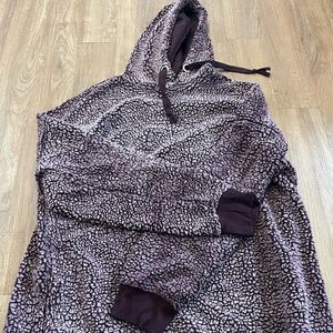 Fuzzy, furry, purple sweatshirt SHERPA